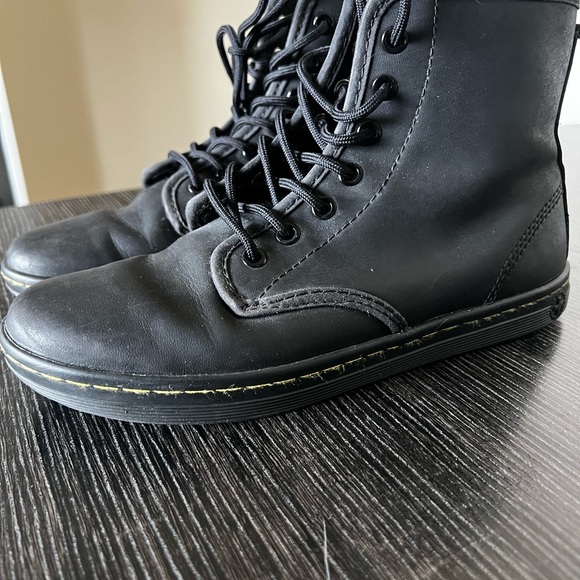 Dr.Martens Sheridan 8-Eye Boot-Black - Picture 2 of 6